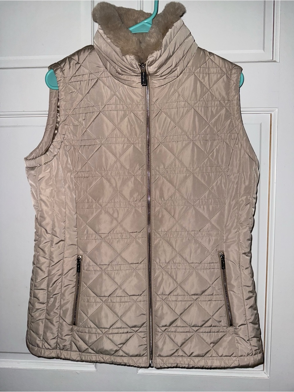 Calvin Klein Quilted Cream Puffer Vest with Faux Fur Collar